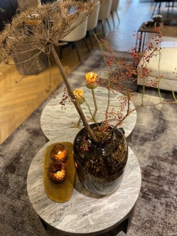 Marmeren salontafel stoop