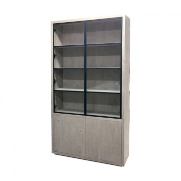 Vitrinekast metalen glasdeuren